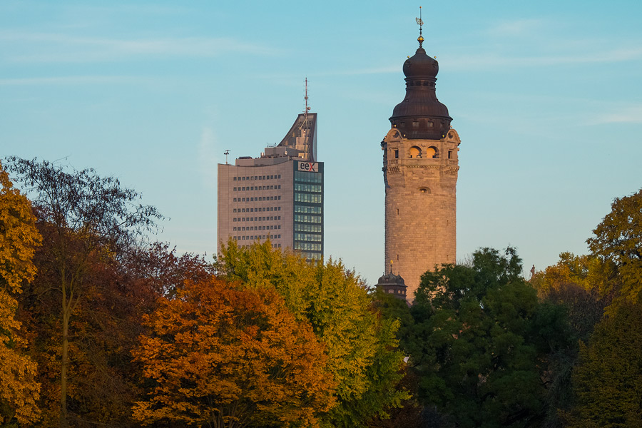 Uniriese und Neues Rathaus